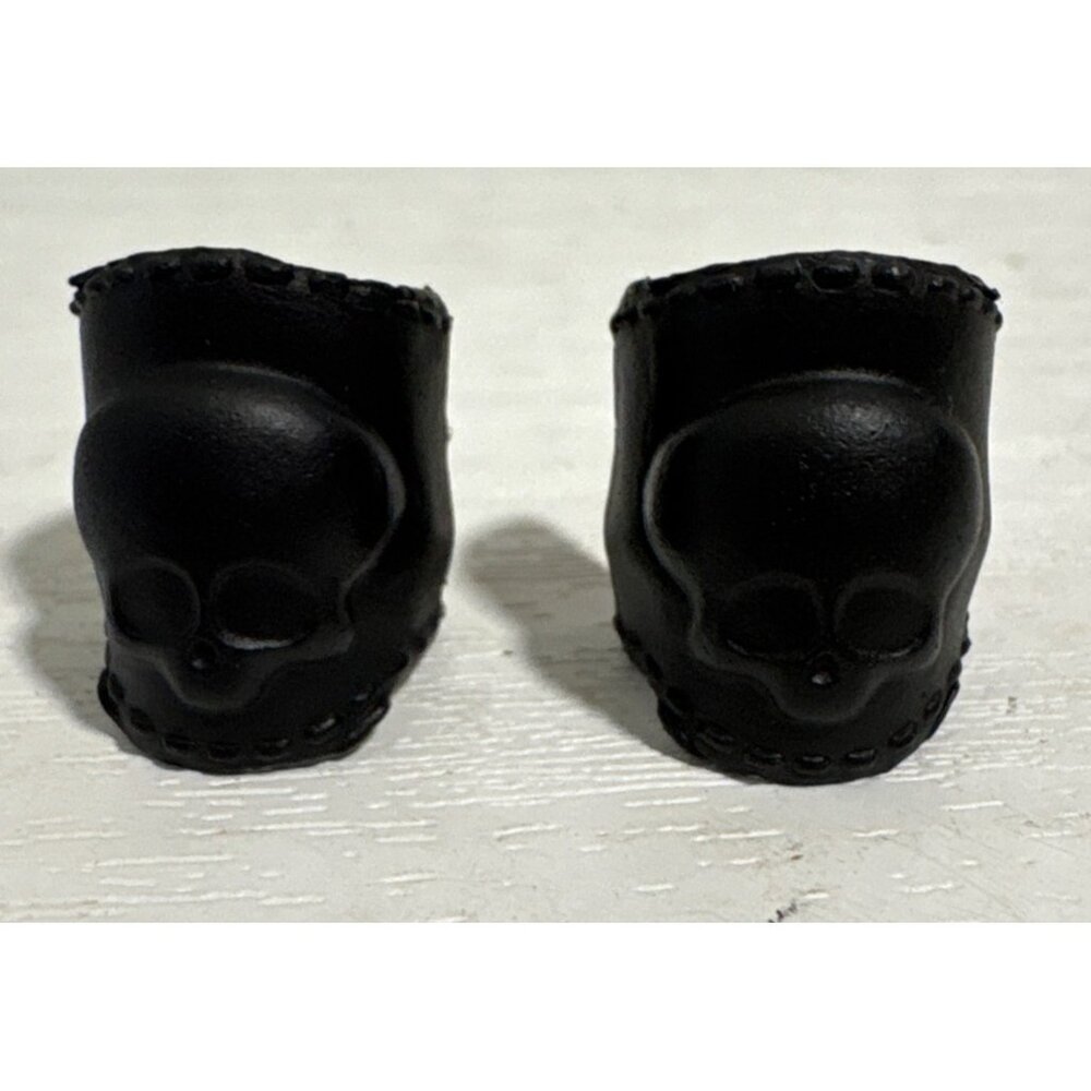 Monster High Doll Gil Webber Wheel Love Black Knee Pads with Skull Design